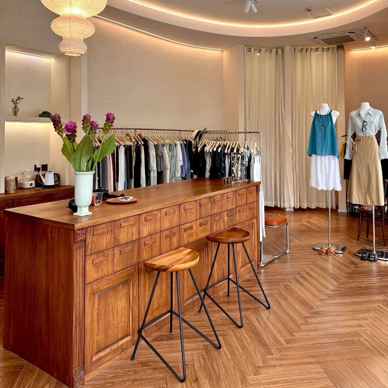Clothing shop checkout page Me - Office Furniture Buyers review and price