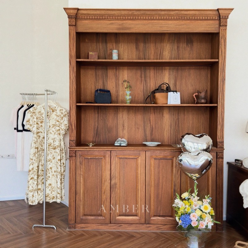 Clothing shop checkout page Me - Office Furniture Buyers review and price